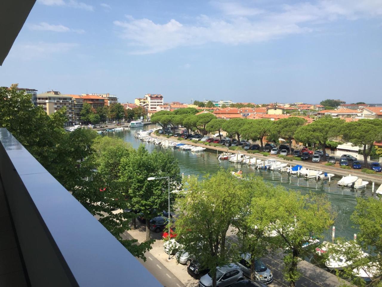 Aparthotel Miramare Grado Exteriör bild