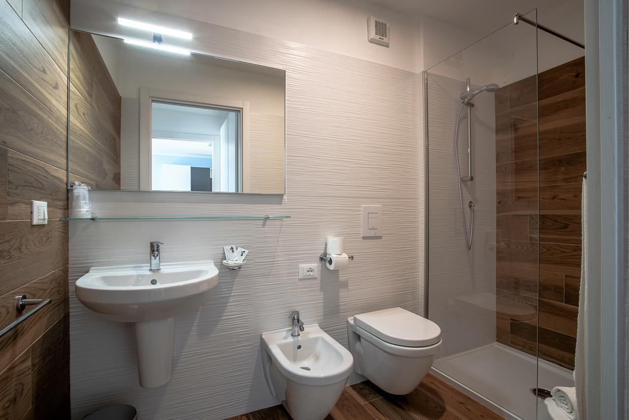 Aparthotel Miramare Grado Exteriör bild