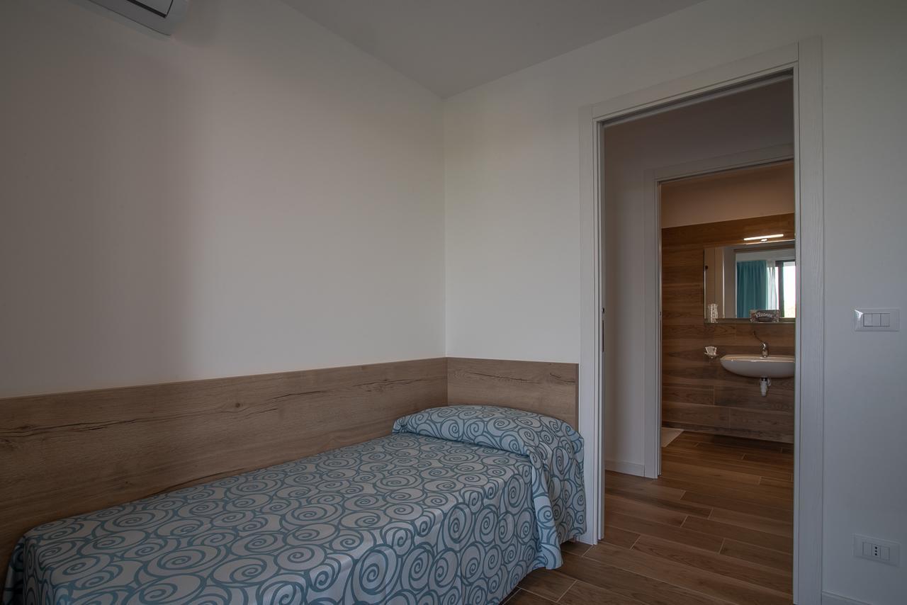 Aparthotel Miramare Grado Exteriör bild