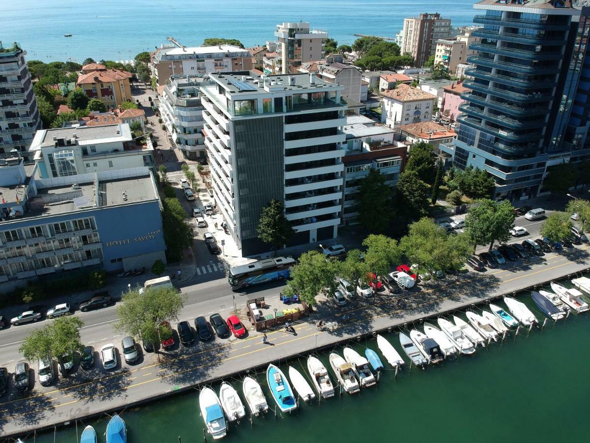 Aparthotel Miramare Grado Exteriör bild